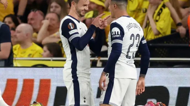 ידע למי להודות. ג'יימס מדיסון עם פדרו פורו (צילום: רויטרס)