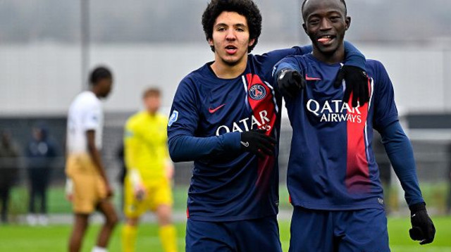 סנגארה חוגג (צילום: Aurelien Meunier - PSG)