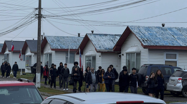 אנשים מתפנים בעקבות רעידת האדמה בצ׳ילה (צילום: רויטרס)