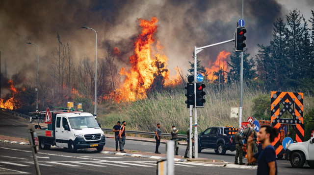 אחת השריפות שפרצו בשבוע שעבר (צילום: אורן בן חאקון פלאש 90)
