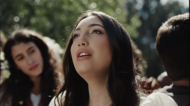 יובל רפאל בקליפ New Day Will Rise (צילום: צילום מסך יוטיוב כאן 11)