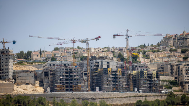 פרויקט בניה בירושלים. מלאי הדירות הלא מכורות עומד על יותר מ-77 אלף (צילום:  יונתן זינדל פלאש 90)