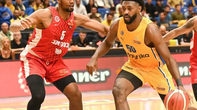 משחק יו8קרת וחשוב. וויליאמס מול וויילי (צילום: ברני ארדוב)