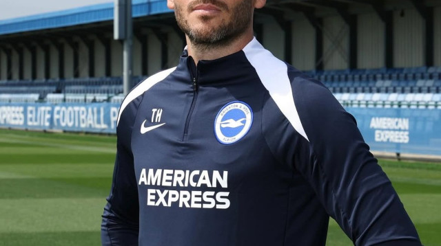 תומר חמד בברייטון (צילום: אינסטגרם)