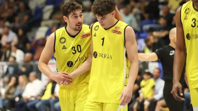 דורון ומושקוביץ. נתניה יודעת שאסור לה להפסיד (צילום: לילך וייס רוזנברג)