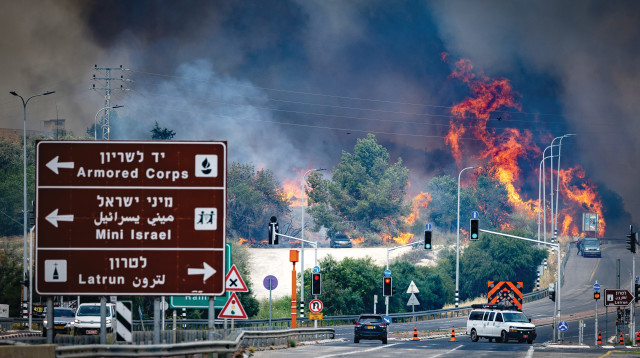 שריפה סמוך ללטרון (צילום: אורן בן חקון, פלאש 90)