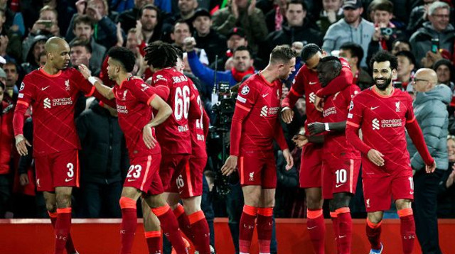 שחקני ליברפול חוגגים (צילום: Soccrates Images)