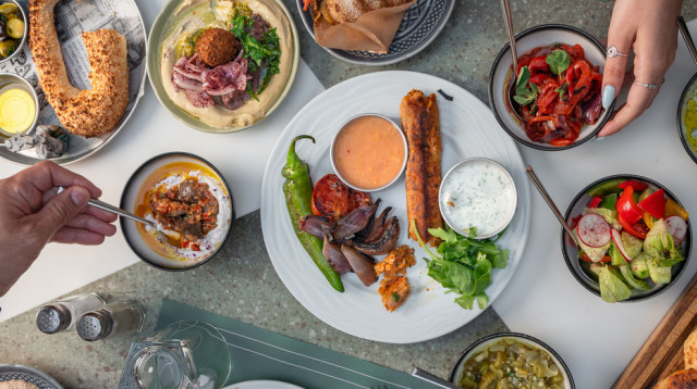 אוכל רחוב במלון ענבל (צילום: איתמר גינזבורג)