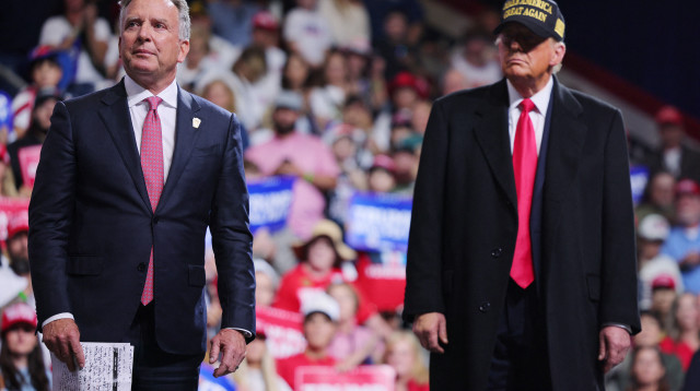 דונלד טראמפ, סטיב ויטקוף (צילום: REUTERS/Brian Snyder)