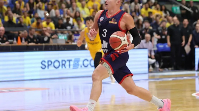 שחקן עירוני קרית אתא, ליאם אוריילי (צילום: אודי ציטיאט)