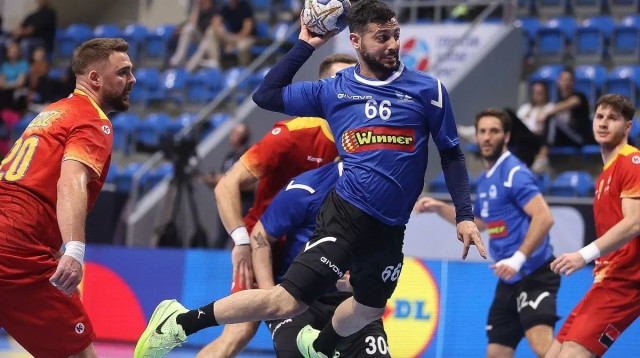 יואב לומברוזו שחקן נבחרת ישראל בכדוריד (צילום: אתר רשמי, סורין פנה, איגוד הכדוריד)