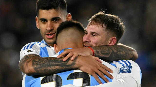 כריסטיאן רומרו לצד אלכסיס מקאליסטר, נבחרת ארגנטינה (צילום: GettyImages)