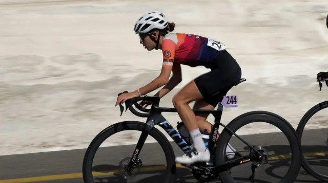 אדר שריקי, רוכבת אופני כביש (צילום: מערכת וואלה, אלבום פרטי)