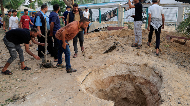 התקיפה על בית החולים האירופי בחאן יונס (צילום: רויטרס)