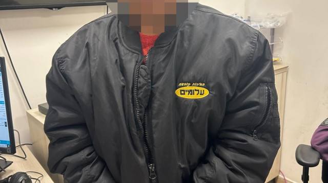 עובדים תאילנדים חשודים במעצר (צילום: דוברות המשטרה)