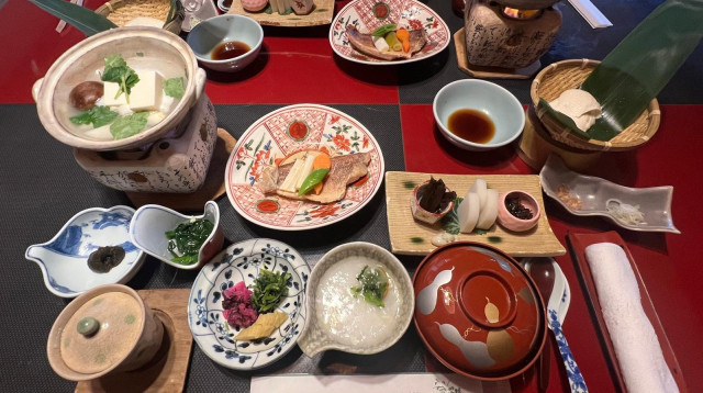 ארוחת בוקר מסורתית לזוג (צילום: נאוה רוזנפלד)