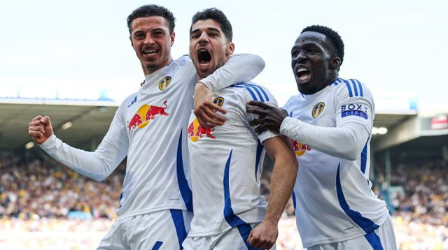 אמפדו ומנור סולומון חוגגים (צילום: Alex Dodd - CameraSport /)