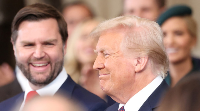 דונלד טראמפ וג'יי די ואנס (צילום: רויטרס)