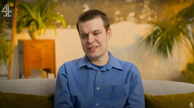 בן האריס בתכנית ״אי הבתולים״ (צילום: Channel 4)