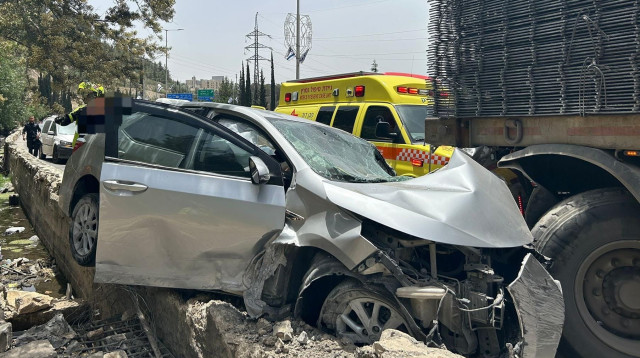 תאונת דרכים (צילום: תיעוד מבצעי מד"א)