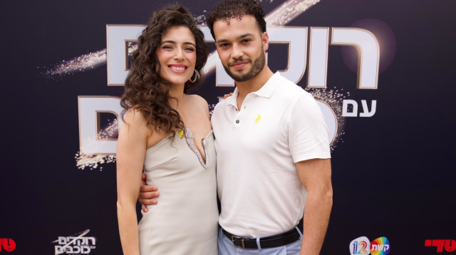 רוני דלומי והרקדן לוטם מדמוני (צילום: נדב צור)