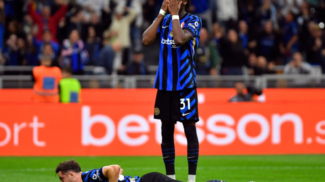 יאן ביסק שחקן אינטר מאוכזב (צילום: רויטרס)