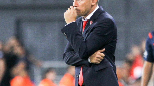 ברק בכר. ערך אסיפה לפני האימון (צילום: צילום: דני מרון)