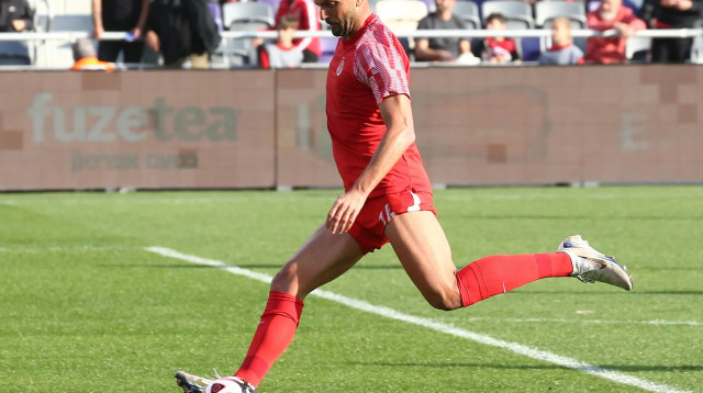 בן שהר שחקן הפועל תל אביב (צילום: אודי ציטיאט)