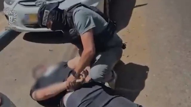 מעצר ופיזור תהלוכת הראווה של אנשי אבו נימר (צילום: דוברות שב"ס)