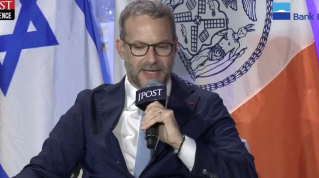 אדם בוהלר בכנס הג'רוזלם פוסט (צילום: ג'רוזלם פוסט)