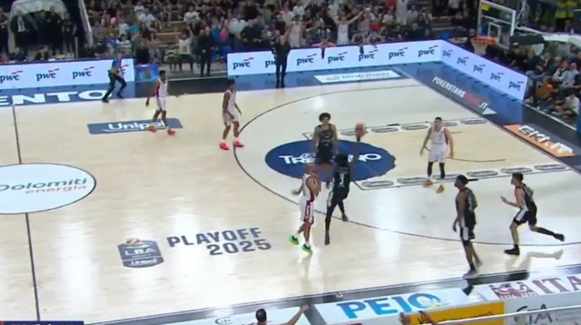 סל הניצחון של מיילס קייל (צילום: ספורט 1)