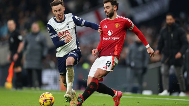 ברונו פרננדש מול ג'יימס מדיסון (צילום: Marc Atkins)