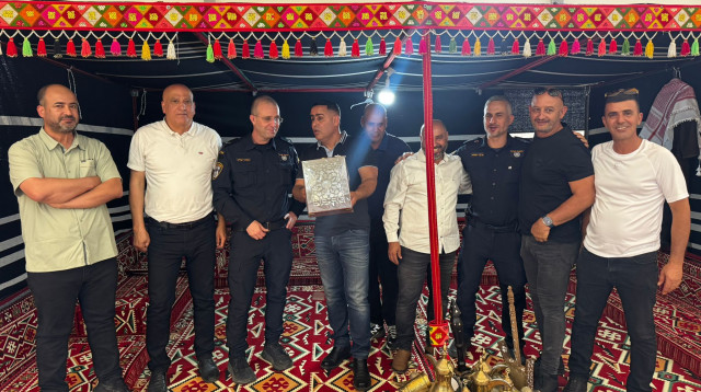 ביקור המשטרה בבית הספר בחורה (צילום: דוברות המשטרה)