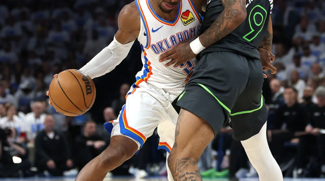 כוכב אוקלהומה סיטי ת'אנדר שיי גילג'ס חודר מול מינסוטה (צילום: GettyImages)