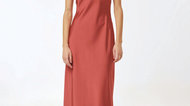 רנואר, שמלת מקסי, 229.90 ש"ח (צילום: עדי שנפיק)