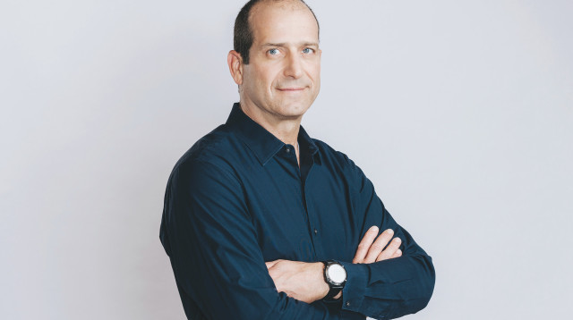 רן עוז (צילום: תמי בר שי)