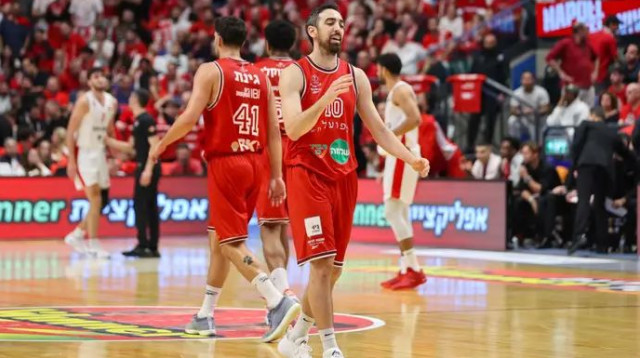 הישראלים משתלים לשמור על היתרון האדום. בר טימור (צילום: לירון מולדובן)