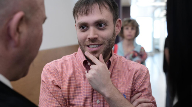 ארי רוזנפלד בבית המשפט (צילום: אבשלום ששוני)