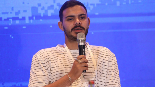 שורד השבי עומר ונקרט בכנס לשכת עורכי הדין (צילום: דוברות לשכת עורכי הדין)