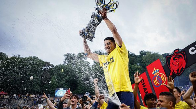 ענאן חלאילי חוגג (צילום: SIMON WOHLFAHRT)