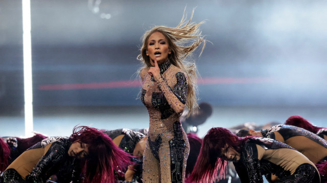 ג'ניפר לופז בטקס פרסי ה-AMA (צילום: רויטרס)