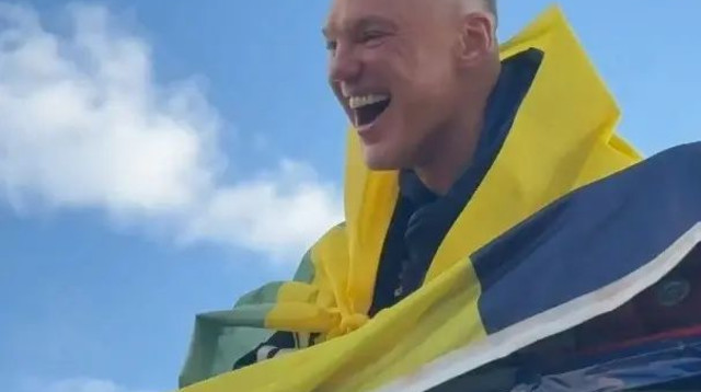 שרונאס יאסיקביצ'יוס מאמן פנרבחצ'ה בחגיגות הזכייה ביורוליג (צילום: צילום מסך, .)