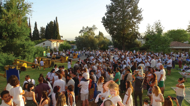 חגיגות בקיבוץ דן (צילום: ניר בן שלום)