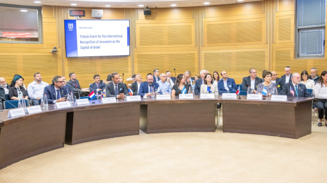 השגרירים באירוע ההוקרה (צילום: מאיר אליפור)