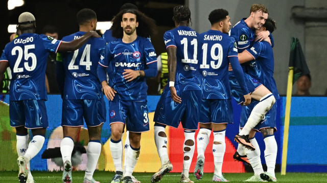 שחקני צ'לסי חוגגים בגמר הקונפרנס ליג (צילום: רויטרס)