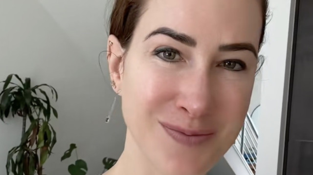 כריסטין קונל, עם זיהום באף בגלל פעולה אחת של האקס שלה (צילום: צילום מסך מתוך טיקטוק)