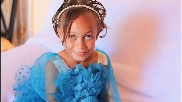 ג'ושלין סמית', נמכרה על ידי אמה עבור 800 פאונד (צילום: פרטי)