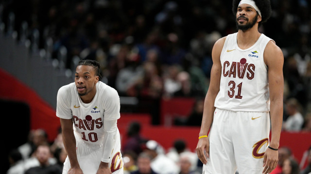 ג'ראט אלן לצד דריוס גארלנד, קליבלנד קאבלירס (צילום: GettyImages)