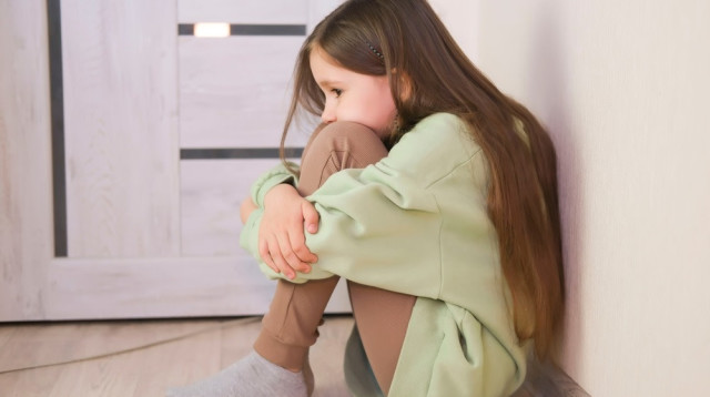 התעללות בילדים. טראומה למשך שנים (צילום: שאטרסטוק)