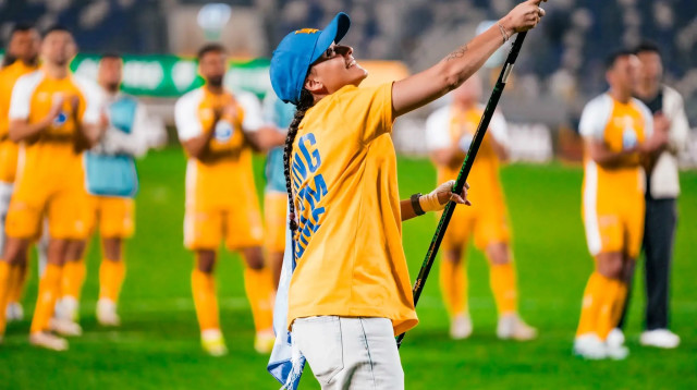 אמילי דמארי במשחק של מכבי תל אביב (צילום: שירה קז)